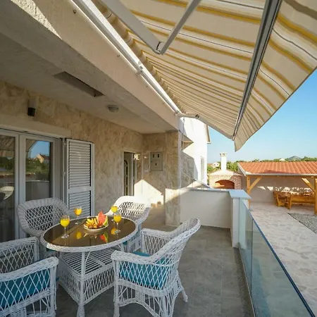 Holiday Branko With Heated Pool * Polaca