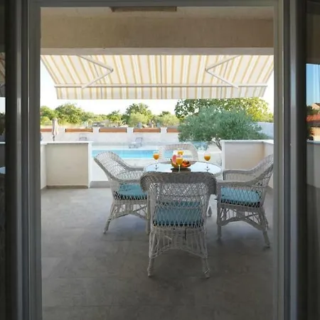 Villa Holiday Branko With Heated Pool Polaca
