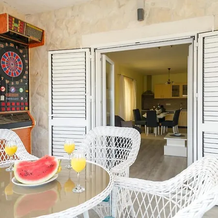 Holiday Branko With Heated Pool Polaca